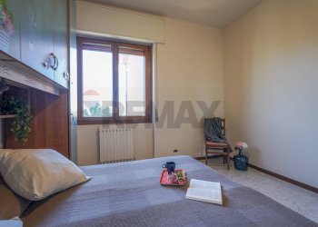 Camera / camera da letto - Trilocale VIA GARIBALDI
 
19, Bonate Sotto - foto 33