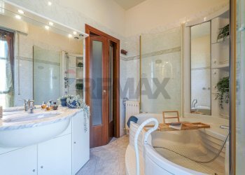 Bagno - Trilocale VIA GARIBALDI
 
19, Bonate Sotto - foto 38