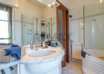 Bagno - Trilocale VIA GARIBALDI
 
19, Bonate Sotto - foto 39