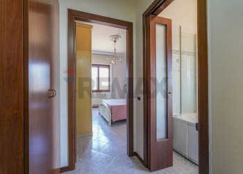 Hall / corridoio - Trilocale VIA GARIBALDI
 
19, Bonate Sotto - foto 43