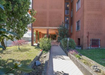 Edificio all\'aperto - Trilocale VIA GARIBALDI
 
19, Bonate Sotto - foto 53