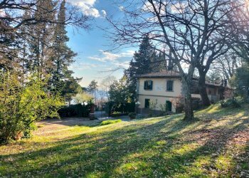 Foto 3 - Attività Commerciale Via di Galiga
 
21, Pontassieve - foto 3