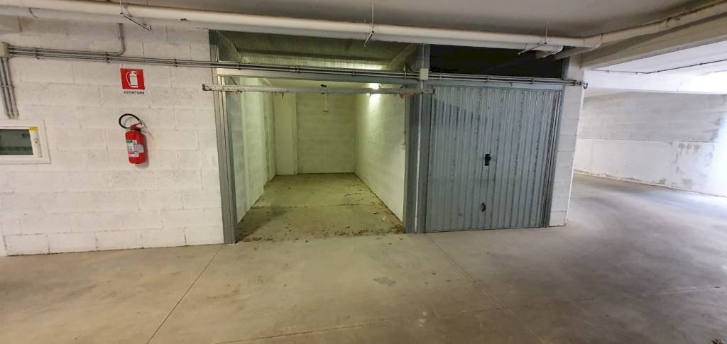 Box piazza Agostino De Giorgio, 3, Pomezia - foto 3