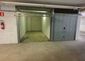 Box piazza Agostino De Giorgio, 3, Pomezia - foto 3