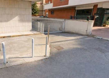 Posto macchina - Box via Giuseppe Armellini, 3, Pomezia - foto 1