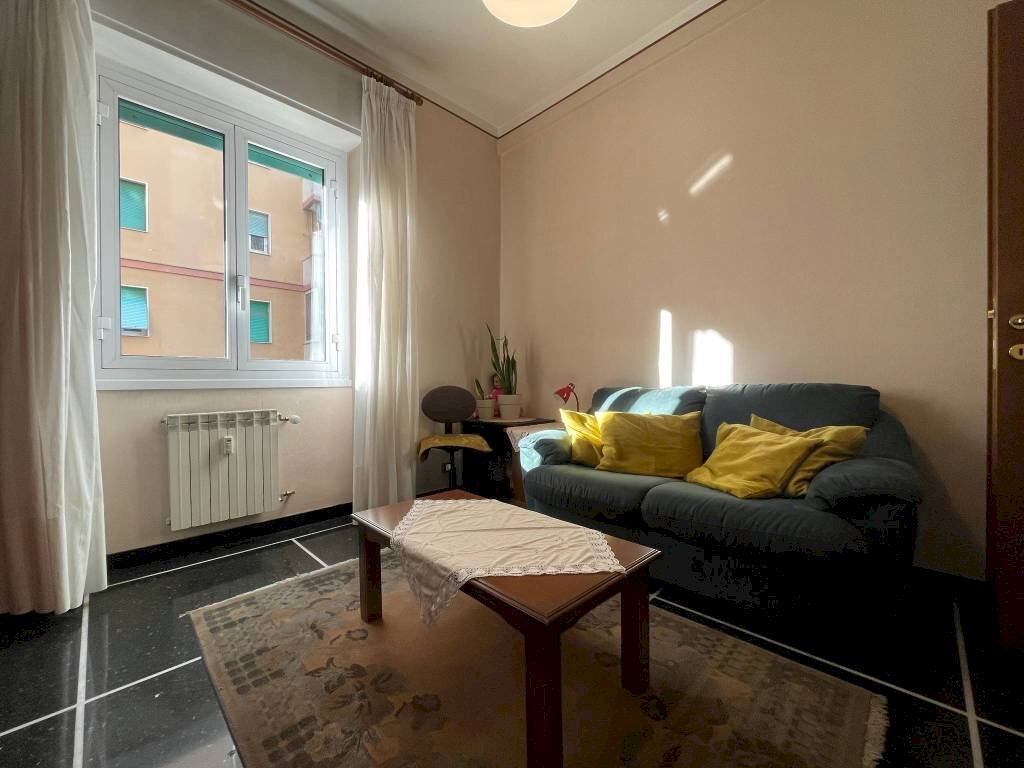 Salone - Appartamento via Tortona, 18, Genova (zona Marassi) - foto 1