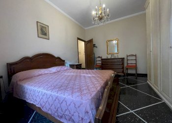 Camera da letto - Appartamento via Tortona, 18, Genova (zona Marassi) - foto 18