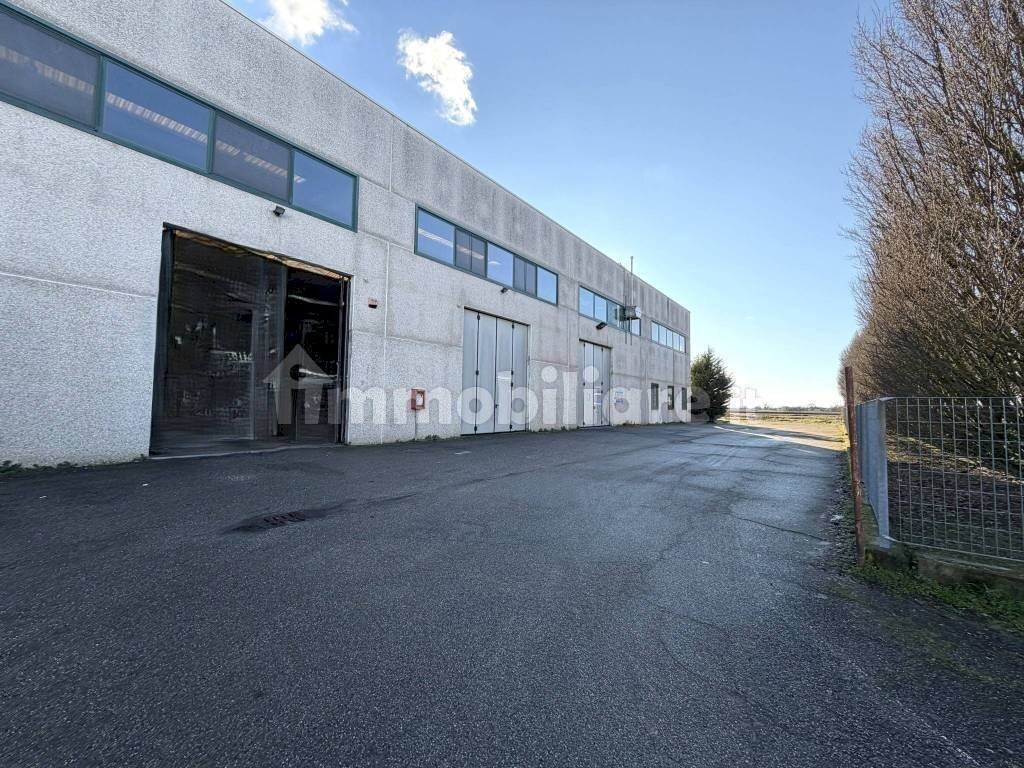 Zona - Capannone via Abbiategrasso, Pavia - foto 2