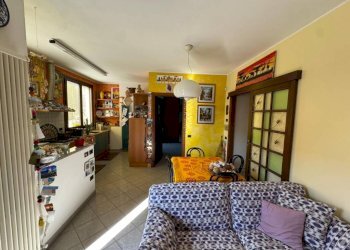 Camera da letto - Trilocale via Cesare Battisti, 32, Somma Lombardo - foto 5