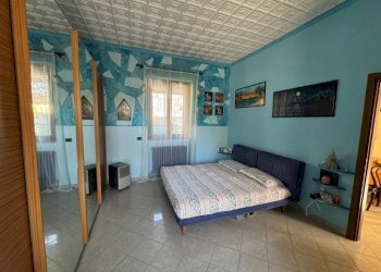 Camera da letto - Trilocale via Cesare Battisti, 32, Somma Lombardo - foto 7