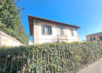 Facciata - Apartment piazzetta Bolognini, Signa - photo 2