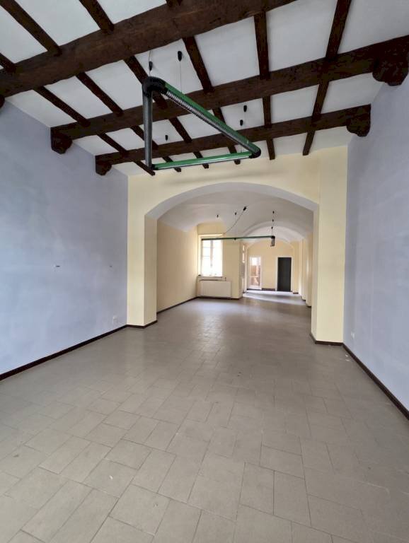 Stanza non arredata - Negozio via Angelo Brofferio, Asti - foto 1