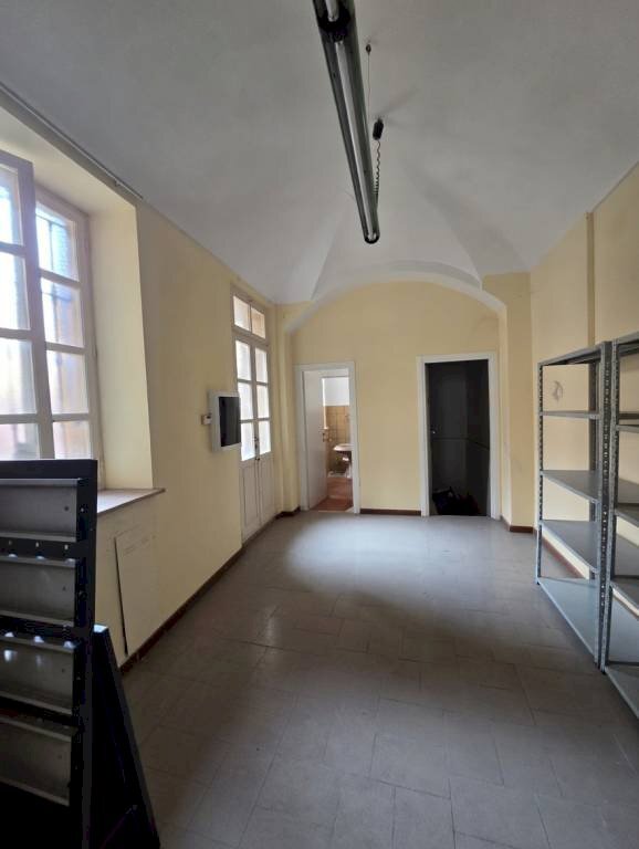 Interno non residenziale - Negozio via Angelo Brofferio, Asti - foto 2