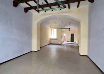 Stanza non arredata - Negozio via Angelo Brofferio, Asti - foto 1