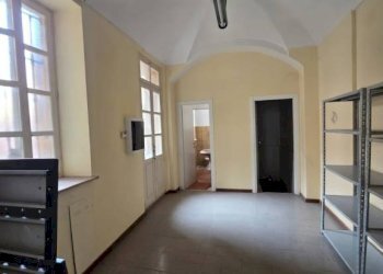 Interno non residenziale - Negozio via Angelo Brofferio, Asti - foto 2