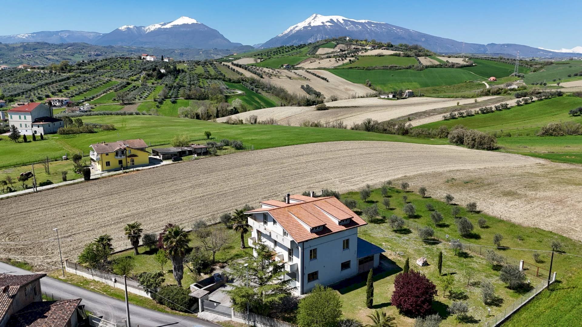 Foto 2 - Casa indipendente VIA CASE SPARSE
 
39, Campli - foto 2