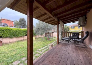 Giardino - Villa via di Tor Chiesaccia, Roma - photo 3