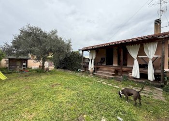 Giardino - Villa via di Tor Chiesaccia, Roma - photo 8