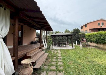 Giardino - Villa via di Tor Chiesaccia, Roma - photo 13