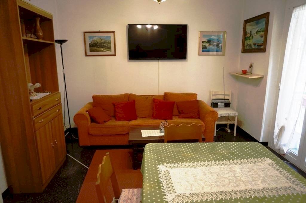 Salone - Bilocale via Bartolomeo Carrea, 4, Genova (zona Sampierdarena) - foto 1