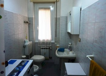 Bagno - Bilocale via Bartolomeo Carrea, 4, Genova (zona Sampierdarena) - foto 8