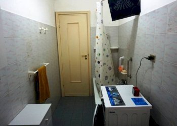 Bagno - Bilocale via Bartolomeo Carrea, 4, Genova (zona Sampierdarena) - foto 9