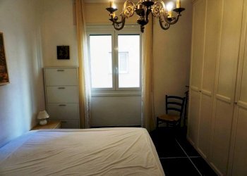 Camera da letto - Bilocale via Bartolomeo Carrea, 4, Genova (zona Sampierdarena) - foto 10