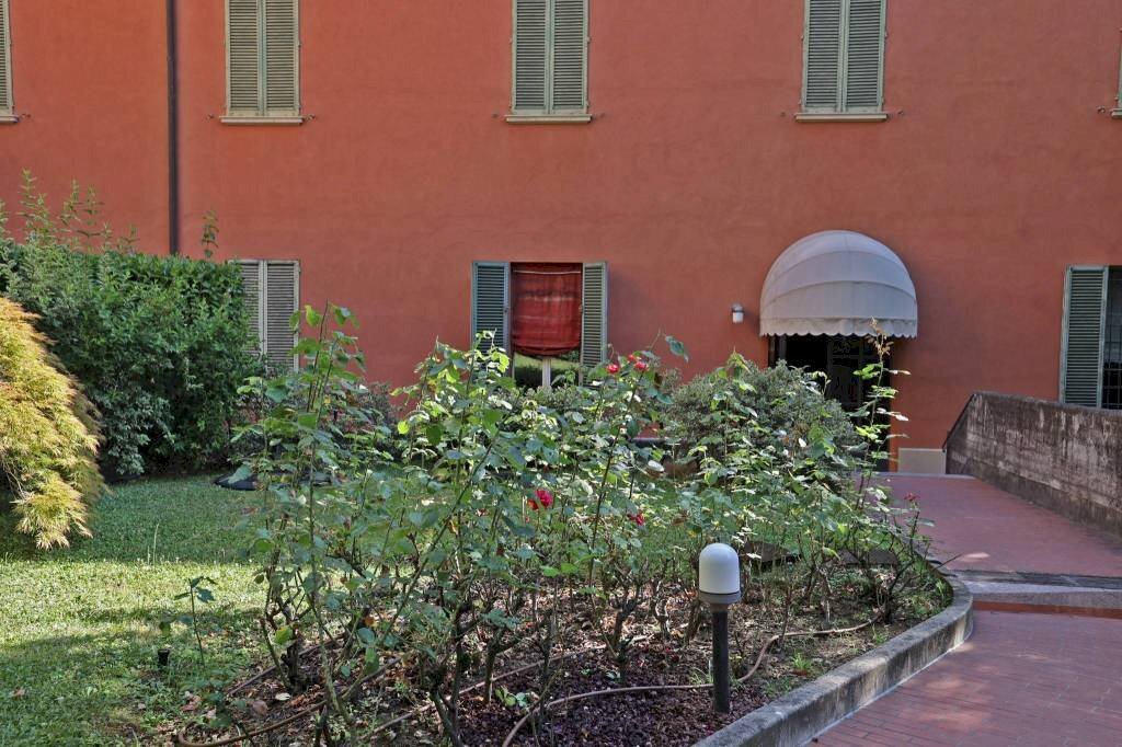 Giardino - Four-room apartment via Santo Stefano, 103, Bologna (neighborhood Centro Storico) - photo 3