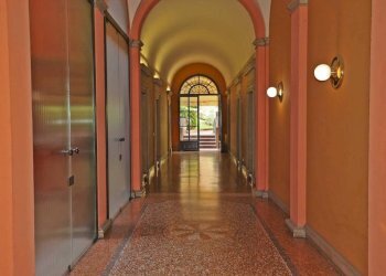 Interno palazzo - Four-room apartment via Santo Stefano, 103, Bologna (neighborhood Centro Storico) - photo 2