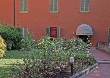 Giardino - Three-room apartment via Santo Stefano, 103, Bologna (neighborhood Centro Storico) - photo 5