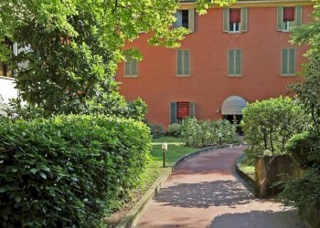 Cortile interno - Three-room apartment via Santo Stefano, 103, Bologna (neighborhood Centro Storico) - photo 6