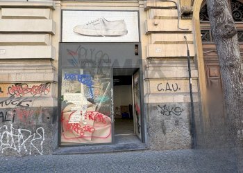 Edificio all\'aperto - Locale Commerciale Corso umberto
 
181, Napoli - foto 1