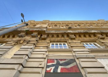 Edificio all\'aperto - Locale Commerciale VIA Corso Umberto
 
183, Napoli - foto 6