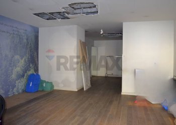 Stanza vuota - Locale Commerciale VIA Corso Umberto
 
183, Napoli - foto 21