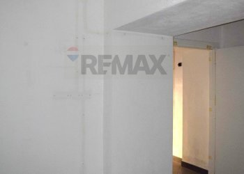 Stanza vuota - Locale Commerciale VIA Corso Umberto
 
183, Napoli - foto 25