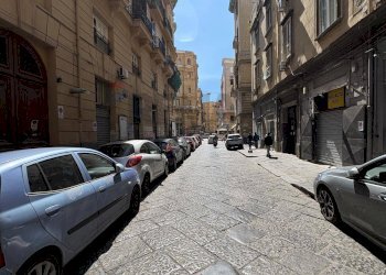 Edificio all\'aperto - Locale Commerciale Napoli - foto 5