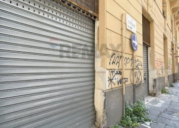 Edificio all\'aperto - Locale Commerciale Napoli - foto 6