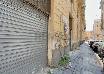 Edificio all\'aperto - Locale Commerciale Napoli - foto 7