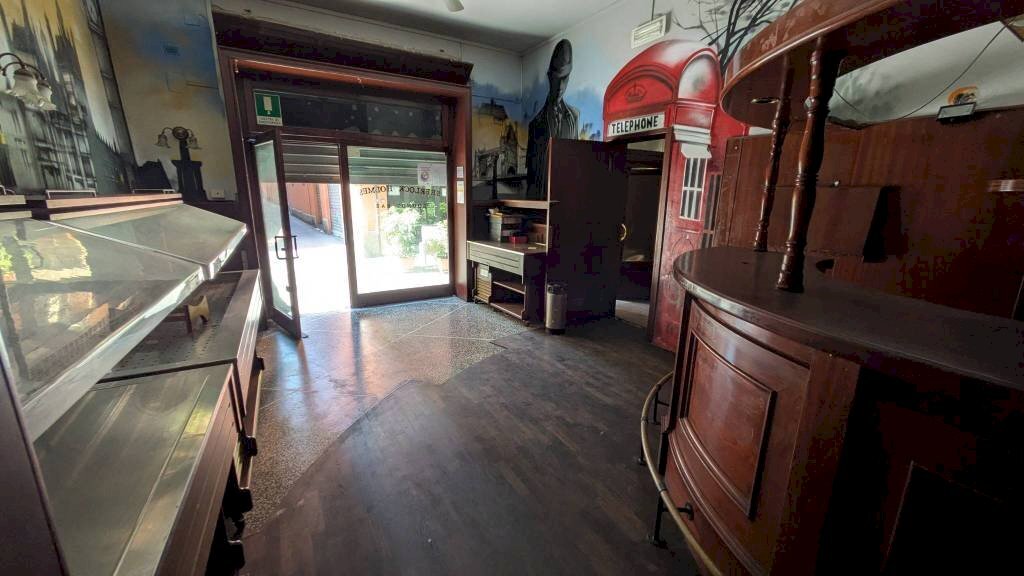 Interno non residenziale - Negozio via Goito, 14, Bologna (zona Centro Storico) - foto 3