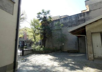 Cortile interno - Villa piazza Monsignor Luigi Grassi, Alba - foto 4