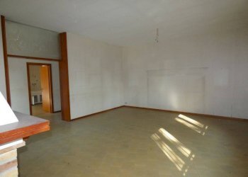 Salone - Villa piazza Monsignor Luigi Grassi, Alba - foto 6