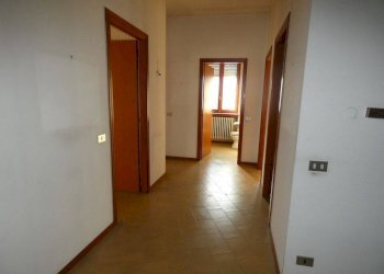 Disimpegno - Villa piazza Monsignor Luigi Grassi, Alba - foto 14