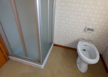 Bagno - Villa piazza Monsignor Luigi Grassi, Alba - foto 19