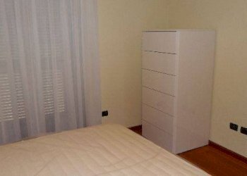 Camera da letto - Three-room apartment via Vida, Alba - photo 6