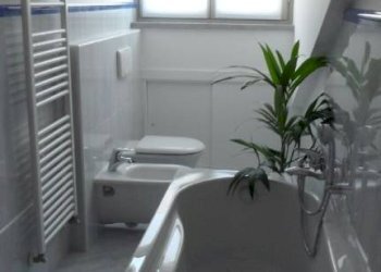 Bagno - Appartamento via Vida, Alba - foto 13