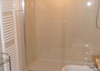 Bagno - Appartamento via Vida, Alba - foto 8