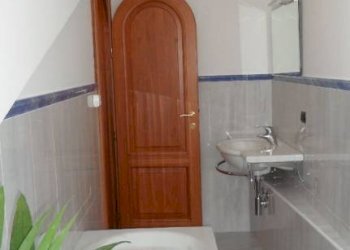 Bagno - Appartamento via Vida, Alba - foto 17