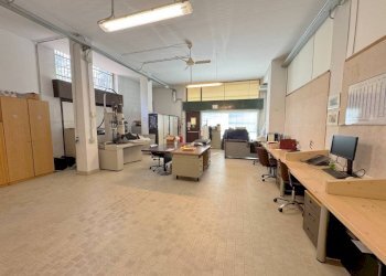 Interno non residenziale - Negozio via Visconti di Modrone, 31, Macherio - foto 6