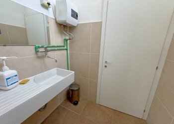 Bagno - Negozio via Visconti di Modrone, 31, Macherio - foto 12