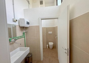 Bagno - Negozio via Visconti di Modrone, 31, Macherio - foto 13